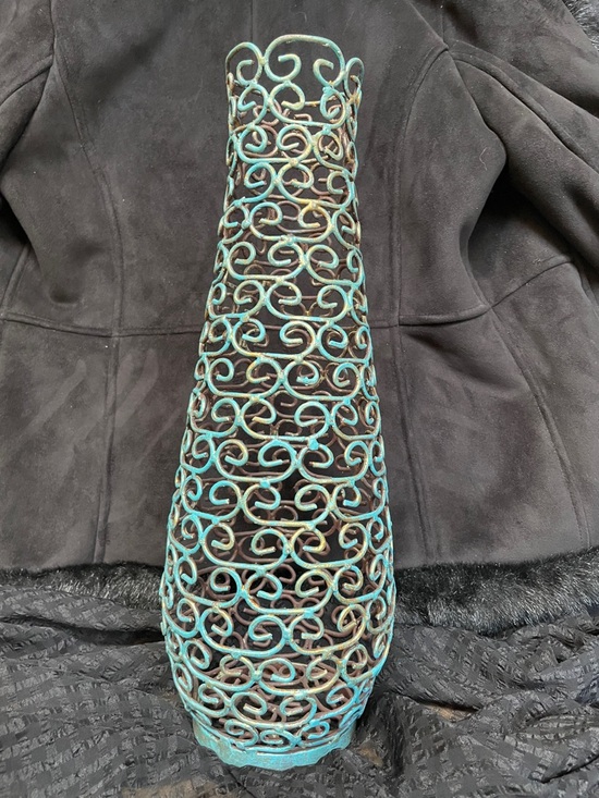 Other - 🌹Turquoise & Gold finish Scrollwork Metal Iron Decorative Vase